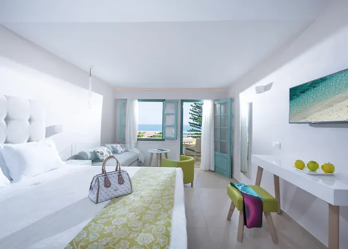 Petra 3* Hersonissos (Crete)