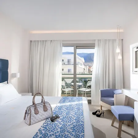 מלון דירות Petra 3*